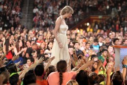 Taylor Swift テイラー・スウィフト