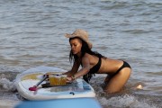Рианна (Rihanna) Bikini Hawaii 27th Apr 2012 (86xHQ) 3d674e198957340