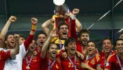 Испания - Италия - Финальный матс на чемпионате Евро 2012, 1 июля 2012 (322xHQ) 093fad201623057