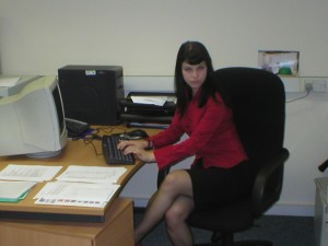 Secretaria putita desnuda en la oficina
