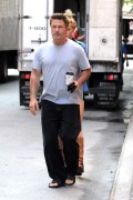 Алек Болдуин - steps out of His Apartment with his daughter Ireland Baldwin in new York 21.06.2012 (16xHQ) 1b2b93202402755